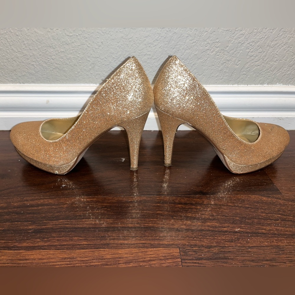 Diva Gold Glitter Size 7 Heels